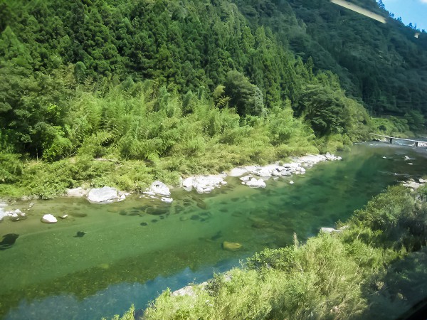 錦川清流線 車窓