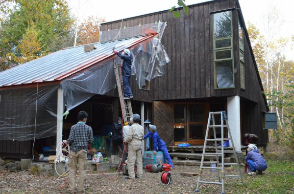 山小屋 屋根 錆落とし 錆止め 塗装 