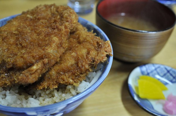 小鹿野 安田屋 わらじカツ丼